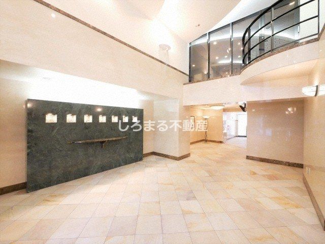 サムティ本町橋のロビー