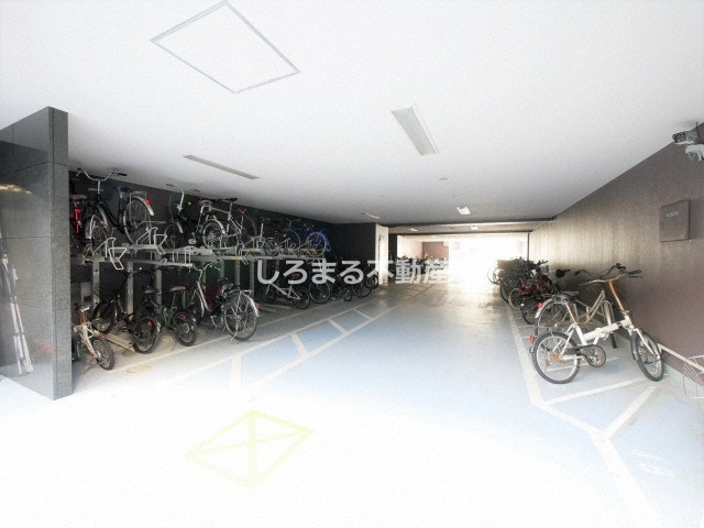 サムティ本町橋の駐車場