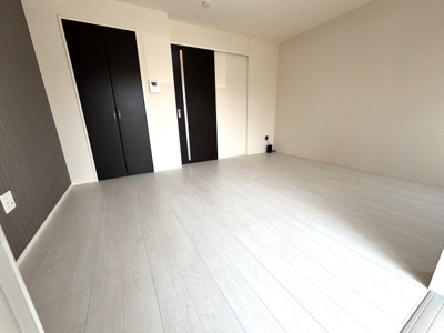 【寝室】 | マーヴェラス明神 | 洋室9.6帖