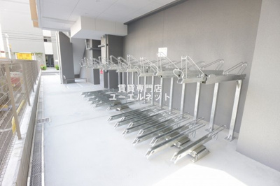 【その他共用部分】 | セレニテ江坂グランデ | 自転車通勤にも便利な駐輪場付き♪