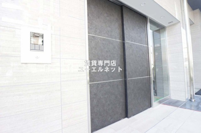 【セキュリティ】 | セレニテ江坂グランデ | 来客時も安心◎オートロック付き