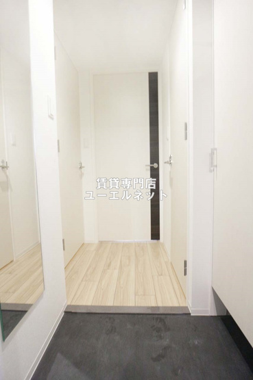 【玄関】 | セレニテ江坂グランデ | 住まいの顔ともなる玄関