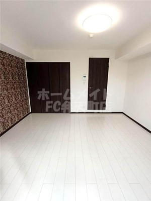 【居間・リビング】 | アヴァンツァーレ弁天 | こちらの居間で趣味の時間をお楽しみください