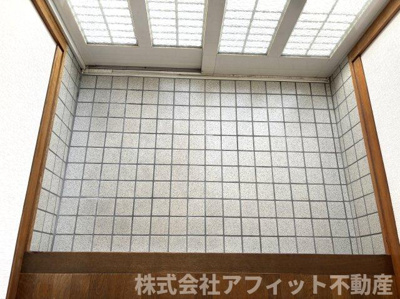 【エントランス】 | 三吉貸住宅B