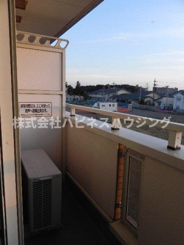 ロックガーデン森Ｂのバルコニー|暖かな日差しのふりそそぐバルコニー