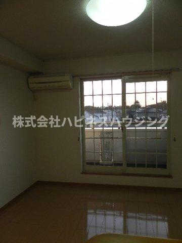 ロックガーデン森Ｂの居間・リビング|おしゃれな居間です