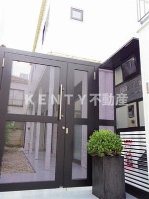 【エントランス】 | ホワイトヴィラージュ雪谷 | ゆとりのあるエントランスです