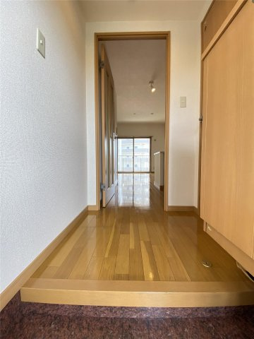 熊本市東区健軍３丁目の賃貸マンションの玄関