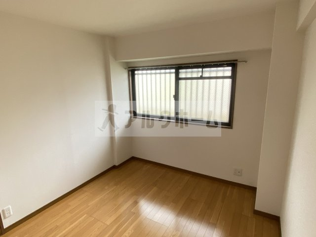 フローラルマンションの洋室