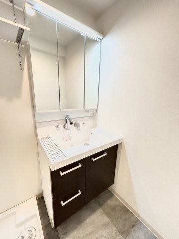 シルバーハイツ東寺町の独立洗面台|洗面化粧台