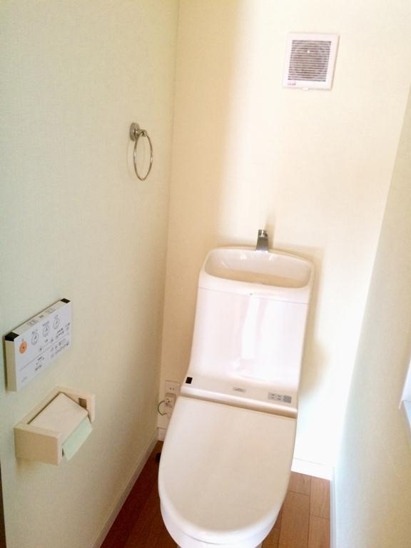 上井草戸建のトイレ