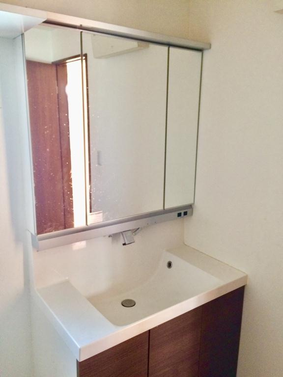 上井草戸建の洗面所