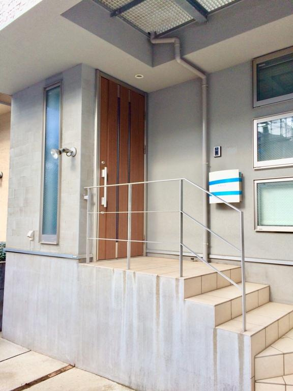 上井草戸建のエントランス