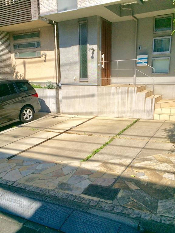 上井草戸建の駐車場