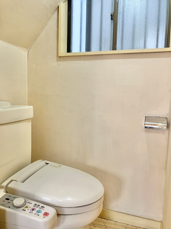 志茂戸建のトイレ