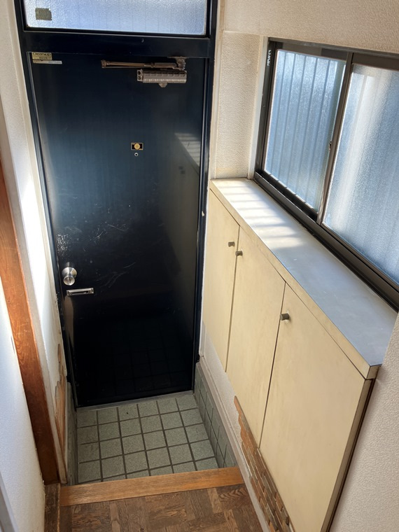 志茂戸建の玄関