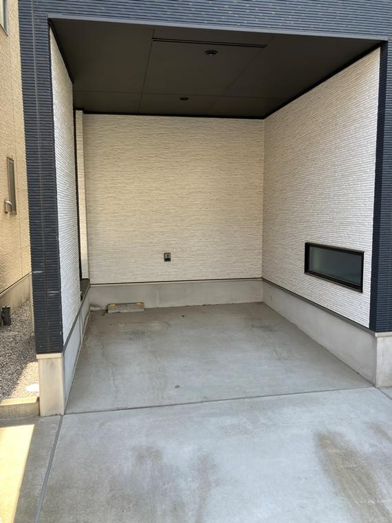 今井西町戸建の駐車場