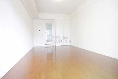 【寝室】 | ルーセントパークショア | 明るく開放感のある居室で、自分だけのくつろぎ空間を。