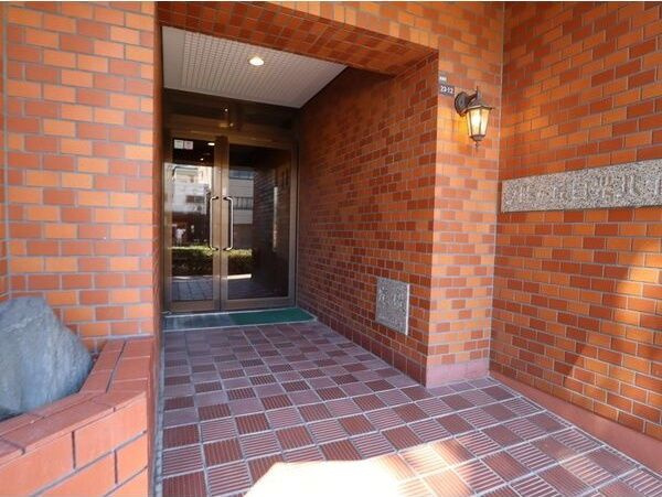 夕陽ケ丘日光ハイツのエントランス