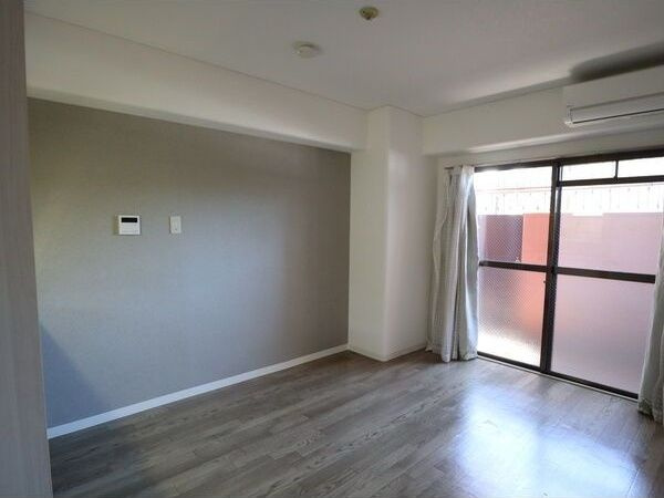 夕陽ケ丘日光ハイツの洋室