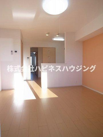 ロックガーデン森Ｃの居間・リビング|おしゃれな居間です