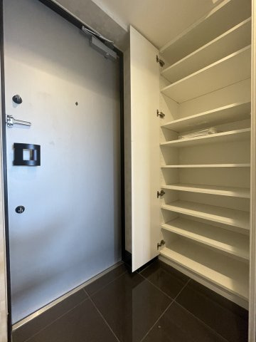 アゼスト堀切菖蒲園Ⅱの収納