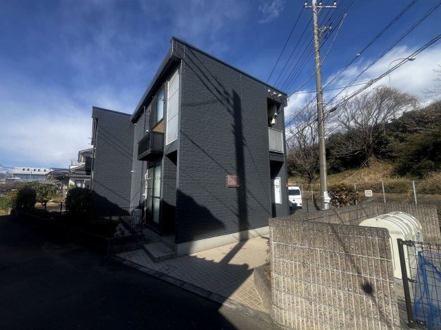 レオパレスミカーレの外観