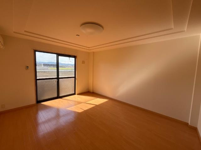 アイランドの内装|洋室