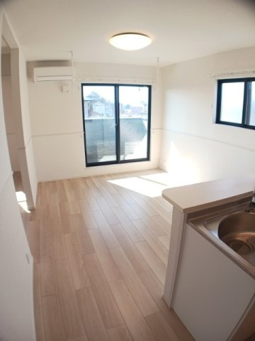 サンセットコースト弐番館の居間・リビング