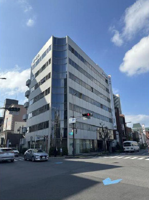 近江八幡市鷹飼町の店舗一部の外観