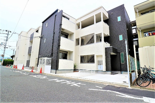 【外観】 | 仲介手数料半額！HPに初期費用掲載！「プライスホーム」で検索！REGALEST 大橋 Me-ry Ⅲ