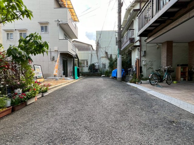 日向町の前面道路含む現地写真|車通りが少ない前道で小さなお子様がいるご家庭でも安心ですね！