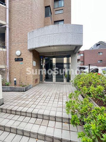 メゾン共栄のエントランス