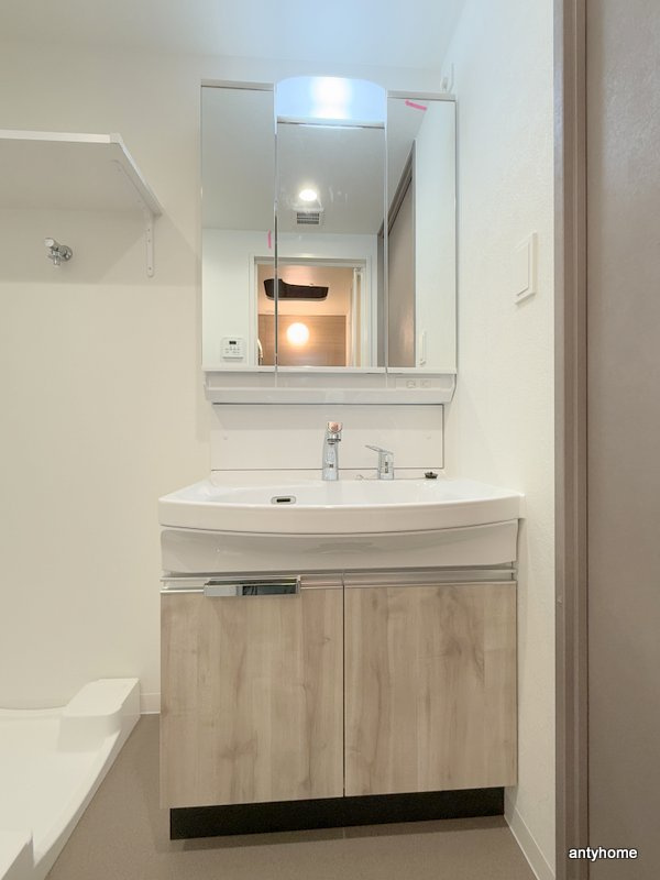 プレサンス長田レジェール　仲介手数料無料の洗面所