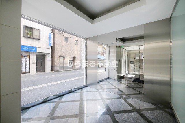 セイワパレス新梅田のロビー