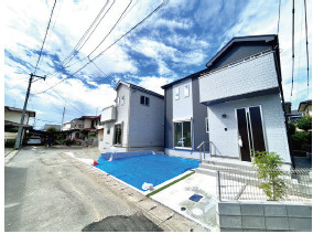 仲介手数料不要　ハートフルタウン東区下江津１丁目11番【画図小・湖東中】の前面道路含む現地写真