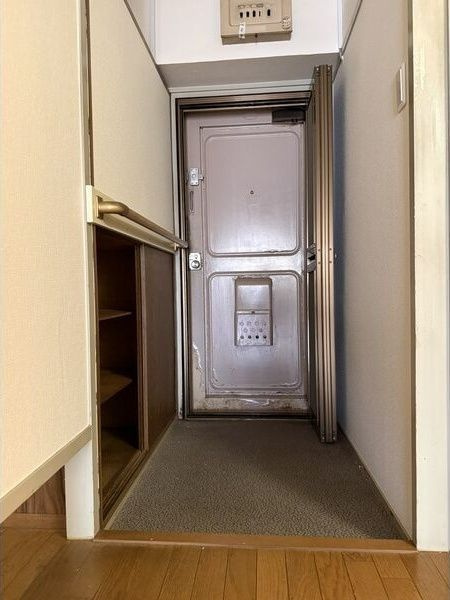 住之江コーポ1号館の玄関