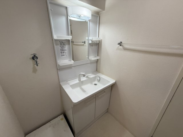 千里泉ヶ丘スカイハイツの独立洗面台