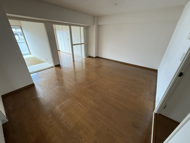 千里泉ヶ丘スカイハイツの居間・リビング