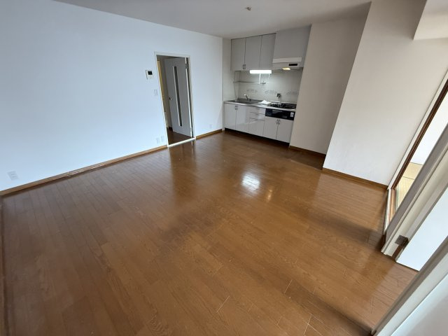 千里泉ヶ丘スカイハイツの居間・リビング