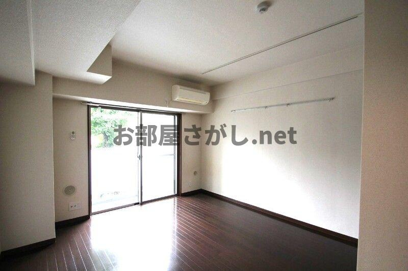 ヴァンクール【茗荷谷徒歩圏のネット無料1K／即入居可】の居間・リビング