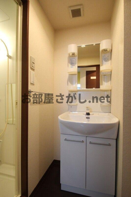 ヴァンクール【茗荷谷徒歩圏のネット無料1K／即入居可】の洗面所