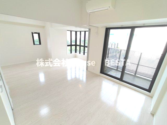 S-RESIDENCE神戸元町の居間・リビング