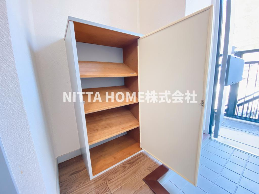 石生ハイツの玄関|シューズボックス付き☆