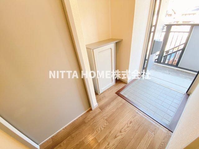 石生ハイツの玄関|広いスペースの玄関です◆