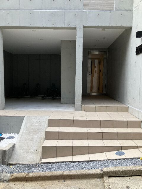 CREAL学芸大学 のエントランス