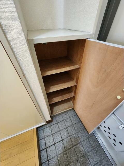 シャインドミールの玄関