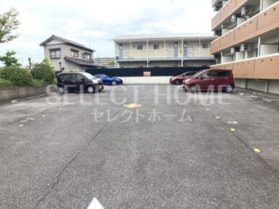 【駐車場】 | ノベルティGX | 車をお持ちの方に嬉しい駐車場付きの物件です