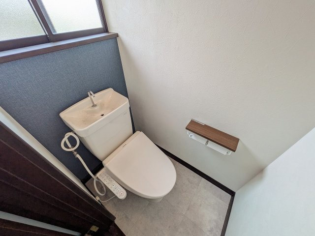 八王子市　丸山町　中古戸建てのトイレ|～暖房温水洗浄機能便座交換済のトイレ　冬場は特に嬉しい機能ですね～