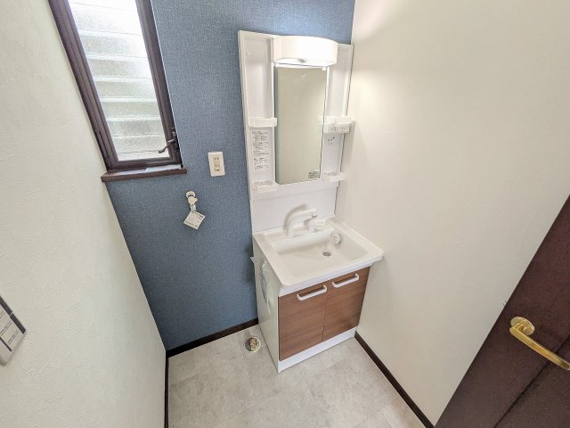 八王子市　丸山町　中古戸建ての独立洗面台|～新規交換済、シャワー付きの独立洗面台～